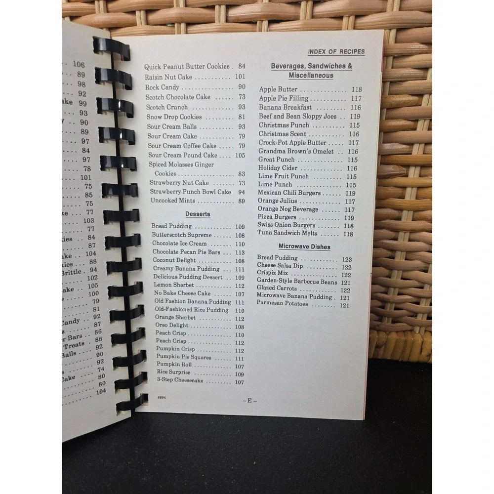 Arlington Fire And Rescue Ladies Auxiliary Cookbook Elkin‎ Jonesville NC 1994